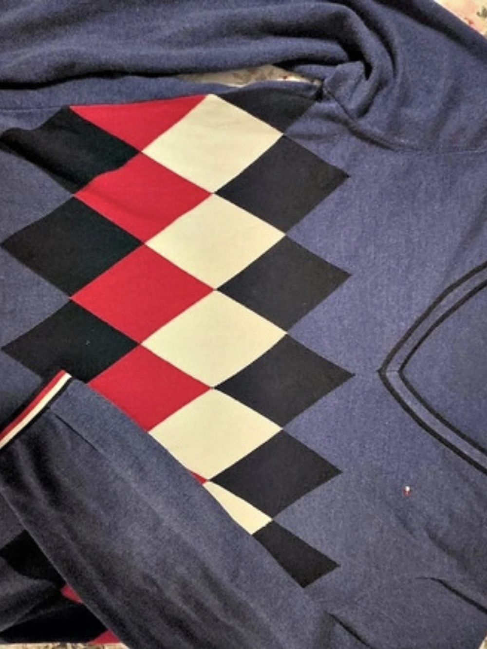 Tommy Hilfiger Men's Geometric  Lightweight Sweater in Blue & Red